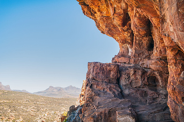 Rote Felsen und Höhlen in den Cederbergen.