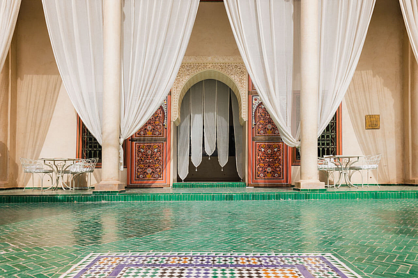 Riad mit grünen Fliesen am Innenhof