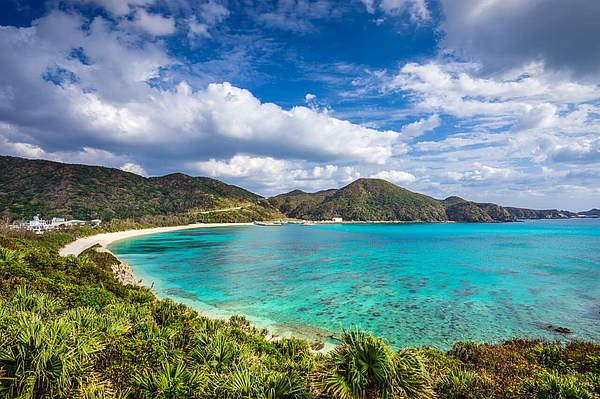 Strand Aharen auf Tokashiki Okinawa türkisblaues Meer und weiße Bucht