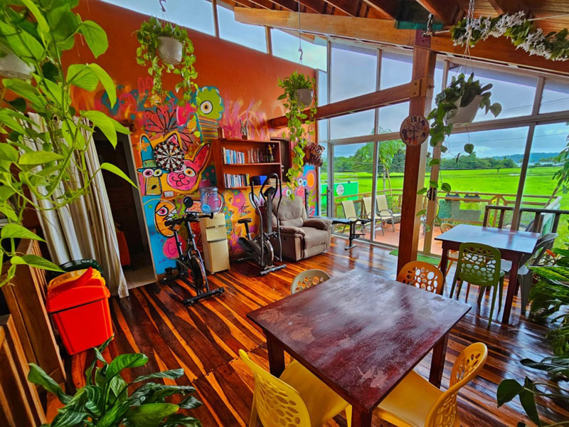 Gemeinschaftsbereich der Unterkunft bei der Spanisch Sprachschule Expanish in Sámara Costa Rica.