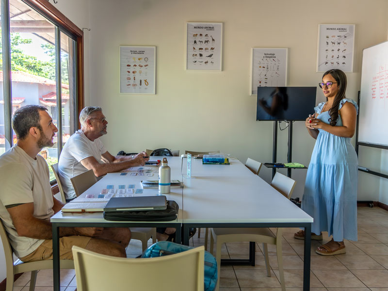 Sprachschüler beim Spanischkurs an der Expanish Schule in Sámara