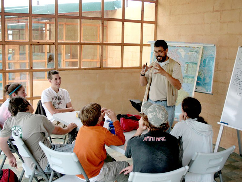 Spanischunterricht in kleiner Gruppe an der Academia Tica in Coronado