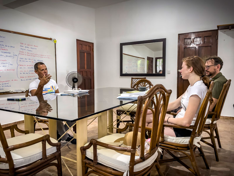 Cours intensif d’espagnol en petit groupe axé sur la conversation et la grammaire