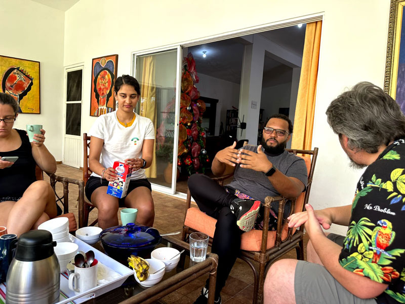 Moment convivial avec échanges en espagnol après les cours