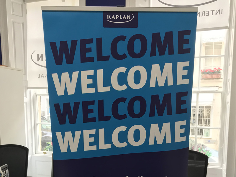 Willkommensbereich der Kaplan Sprachschule, Ankunftstag für Englischkurs und Sprachreise