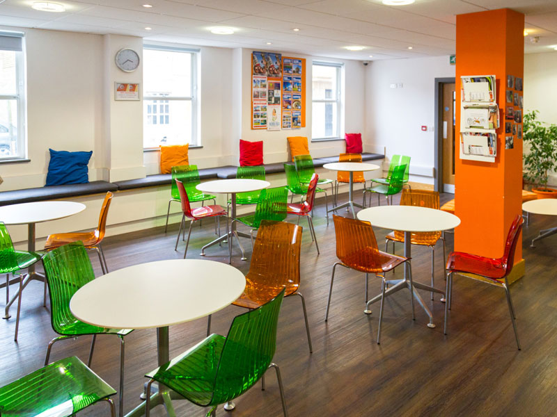 Aufenthaltsraum der Sprachschule für Pausen während der Sprachreise