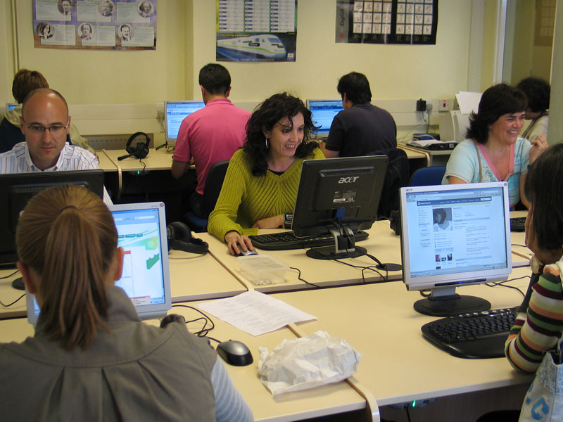 Hörverstehen und Grammatik am Computer üben im Englischkurs