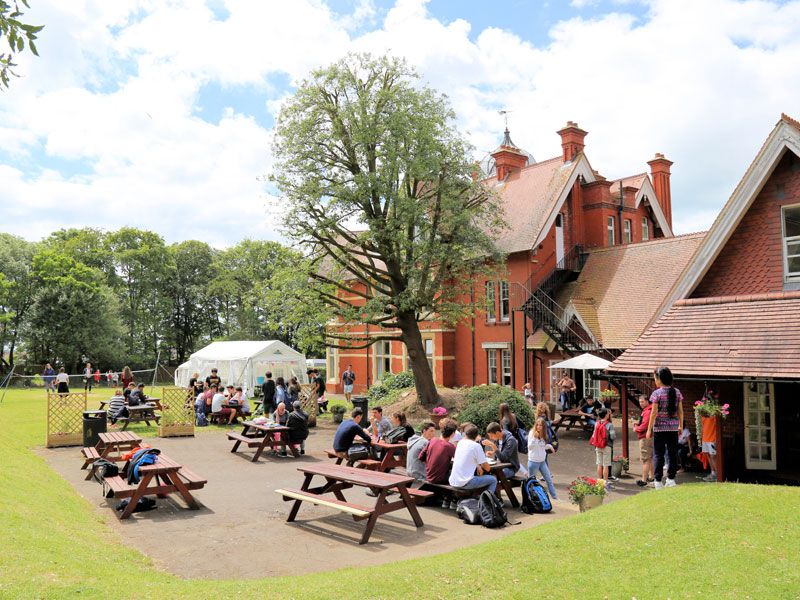 ELC English Language Centre - Young Adult