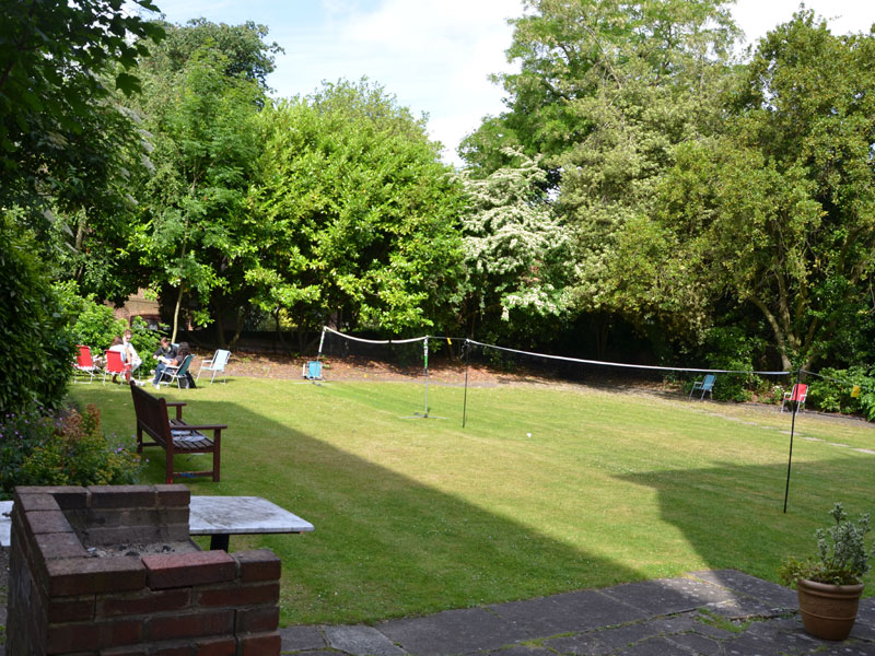 Gartenbereich der Sprachschule für Freizeitaktivitäten