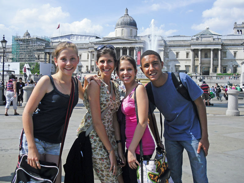 Jugendliche beim Ausflug in London während Sprachreise
