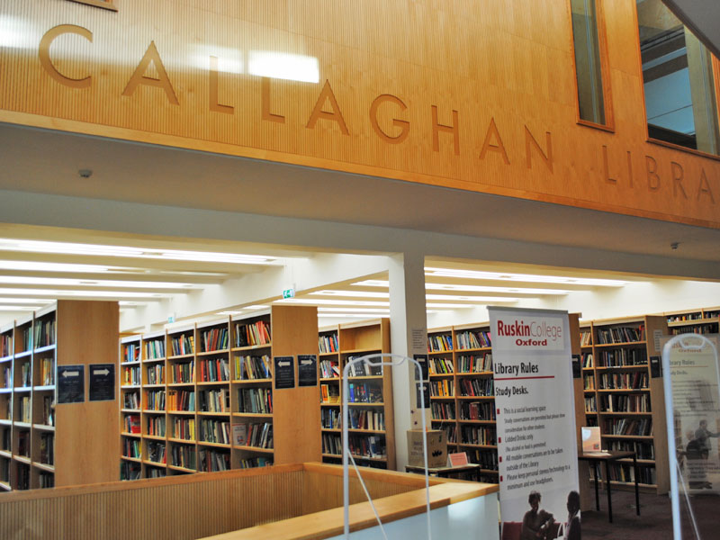 Bibliothek am Campus in Oxford für konzentriertes Lernen während deiner Sprachreise Englisch im Ausland