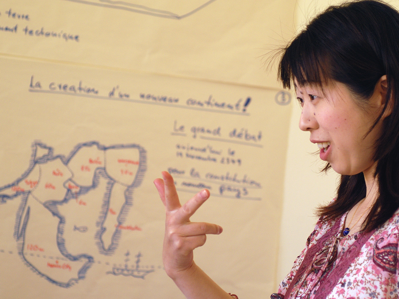 Französischlehrerin unterrichtet engagiert an der IS Aix-en-Provence