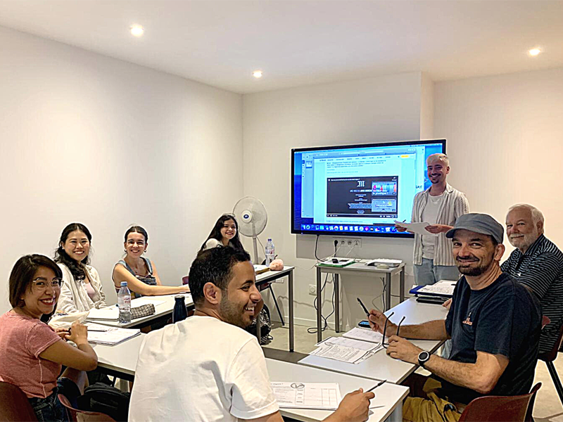 Französischkurs in kleinem Klassenzimmer an der Accent Français Sprachschule Montpellier