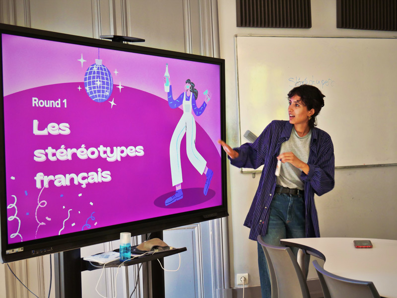 Moderne Unterrichtspräsentation an der Alpha.b Sprachschule Nizza