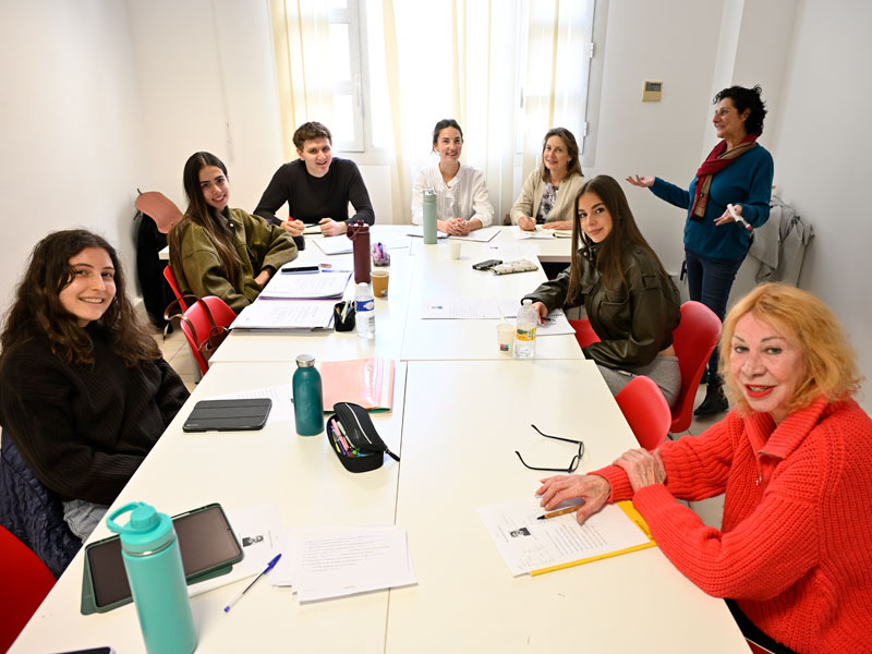 Cours de langue en groupes internationaux - Cours de français à l'école de langues Les Ateliers FL à Nice.