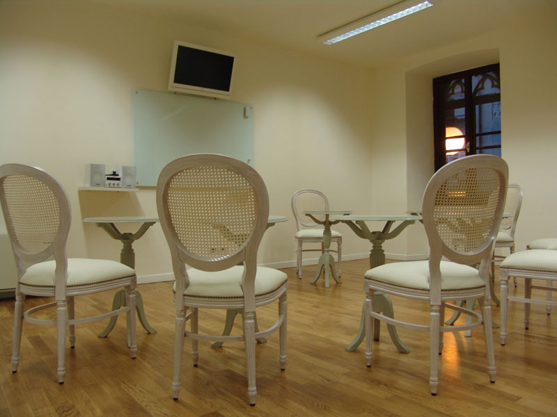 Salle de classe pour les cours d'italien à l'école de langues de Trieste