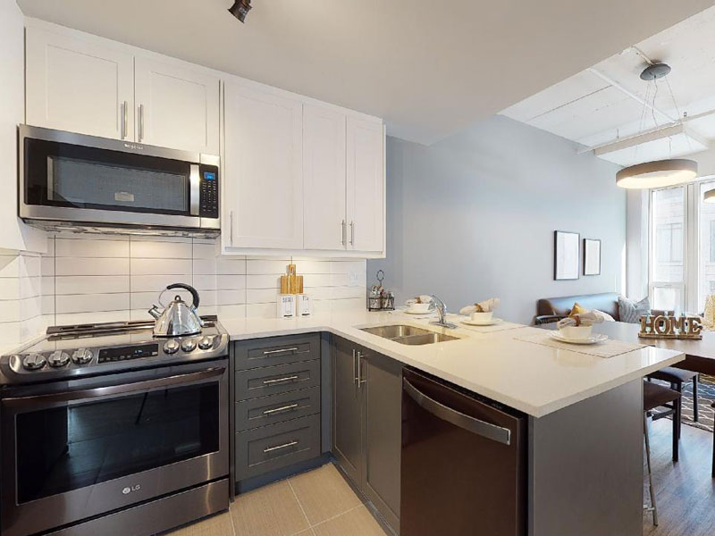 Cocina totalmente equipada de la residencia en Montreal, ideal para tu estancia lingüística y para relacionarte con otros participantes en francés