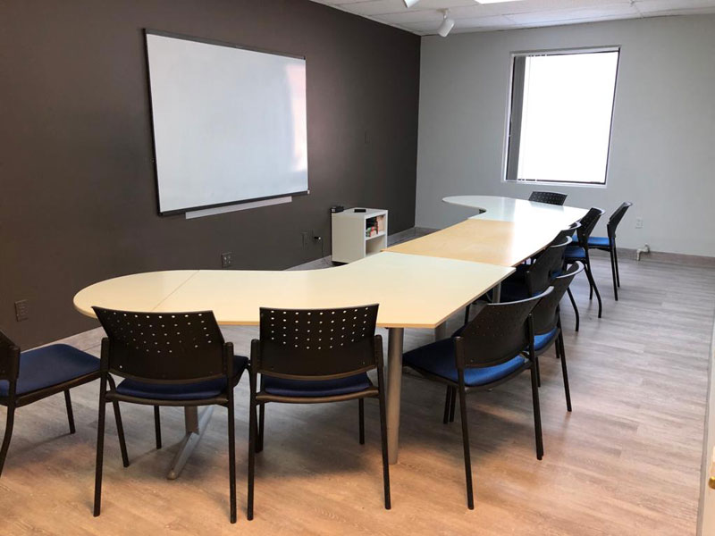Moderner Seminarraum für Englischkurse an der Sprachschule in Toronto