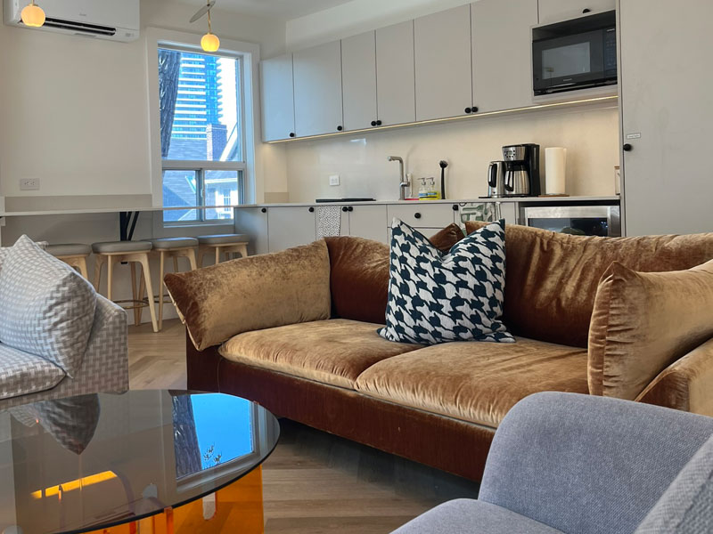 Wohnbereich und Küche der Studentenresidenz in Toronto für Teilnehmer einer Sprachreise Englisch lernen