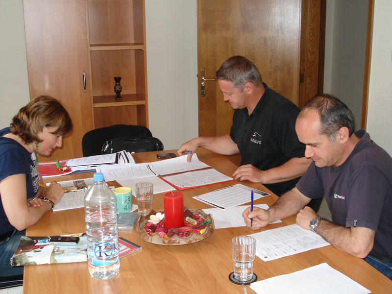 Kleingruppe beim Englischunterricht im Haus des Lehrers Malta