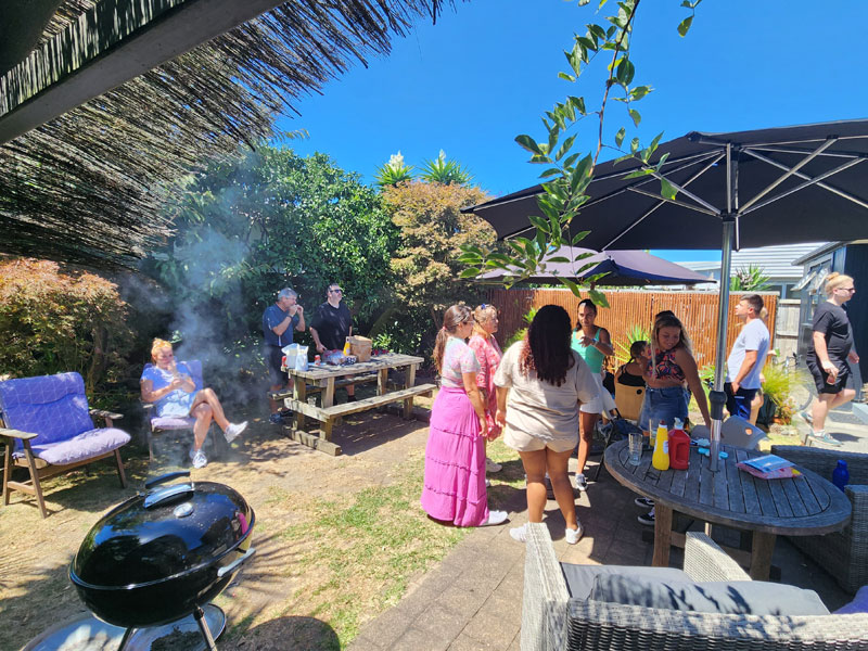 BBQ und Freizeitaktivitäten der Sprachschüler in Mount Maunganui