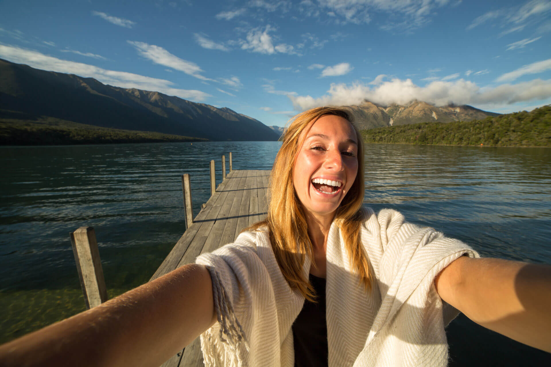 Sprachreisende am See bei Nelson in Neuseeland