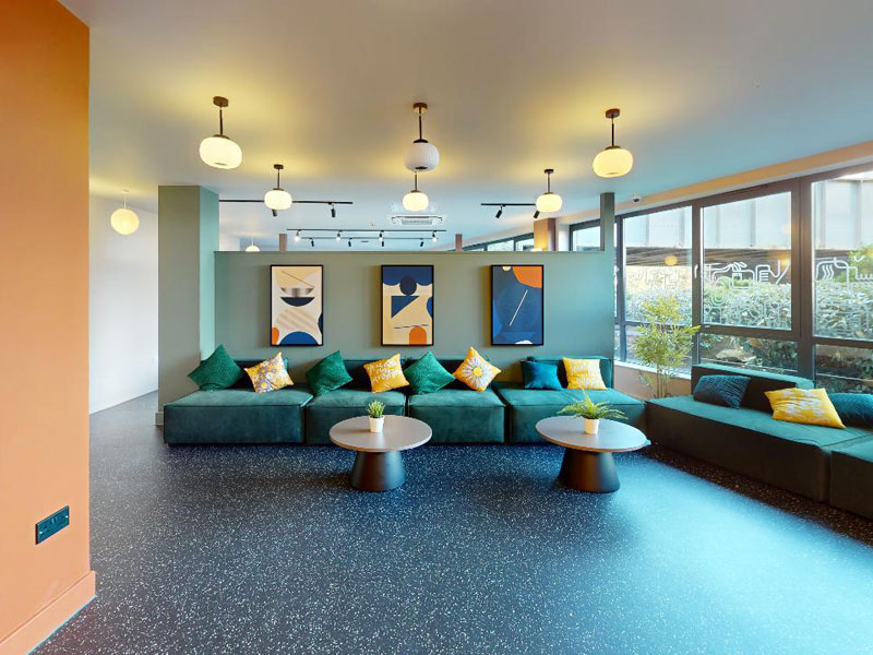 Moderner Gemeinschaftsbereich der Residenz iQ Grove in Edinburgh für Sprachschüler