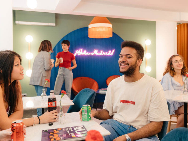 Gemeinsame Pause bei Expanish Madrid, Kontakte knüpfen auf deiner Sprachreise.