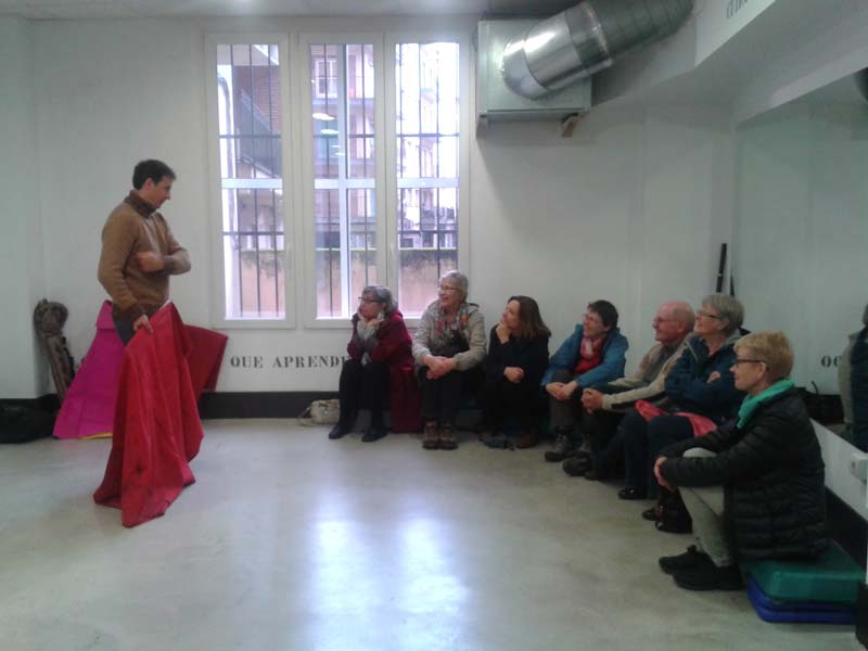 Kulturelle Aktivität für Teilnehmende mit Einblick in spanische Traditionen