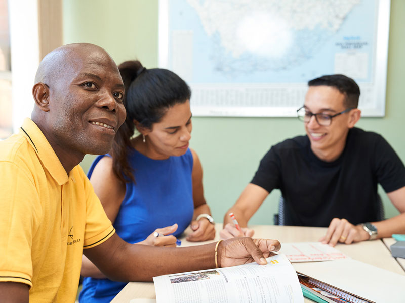 Interaktiver Unterricht mit Weltkarte – Englisch lernen in Kapstadt bei GHS City Centre
