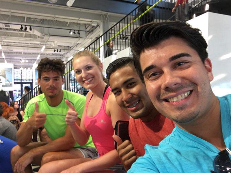 Sprachschülergruppe bei Freizeitaktivitäten in Miami