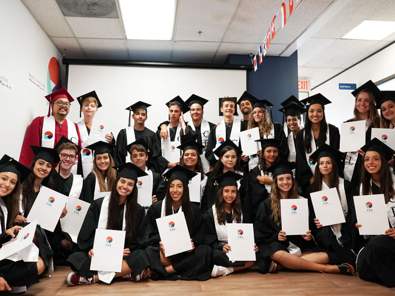 Abschlussfeier mit Zertifikaten im CEL Summer Camp San Diego