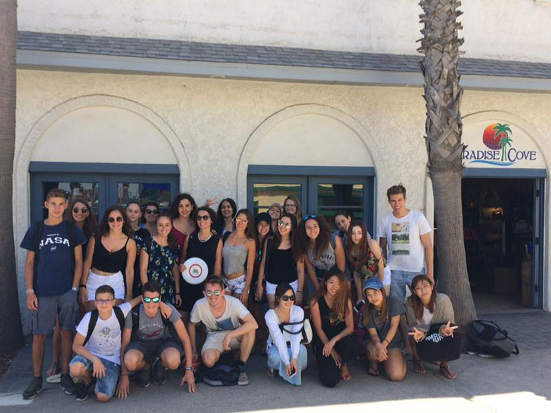 Jugendliche des CEL Summer Camp San Diego auf einem Ausflug an die Küste