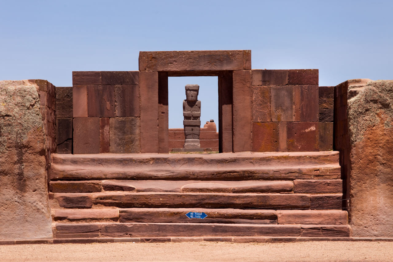 Ruinen von Tiahuanaco mit Steintor Sprachkurs Exkursion Konversation üben