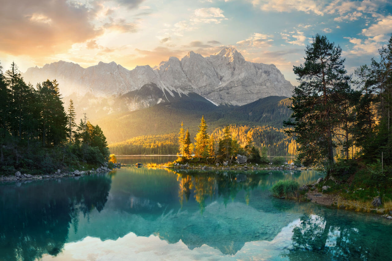 Klarer Bergsee mit Alpenblick, Sprachreise Deutschland und Natur erleben.