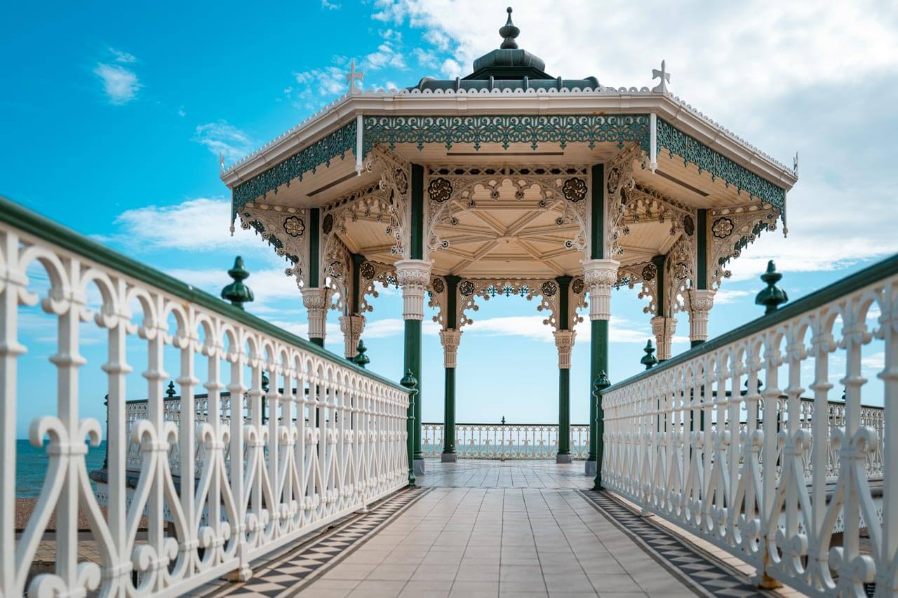 Viktorianischer Musikpavillon in Brighton an der Promenade – Architektur entdecken bei Sprachreisen