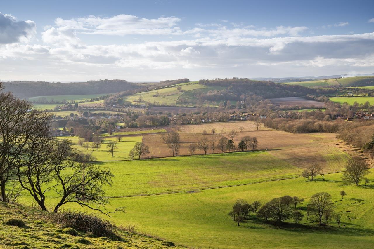 Hügellandschaft am Cissbury Ring bei Worthing Beschreiben und Adjektive üben im Englischkurs