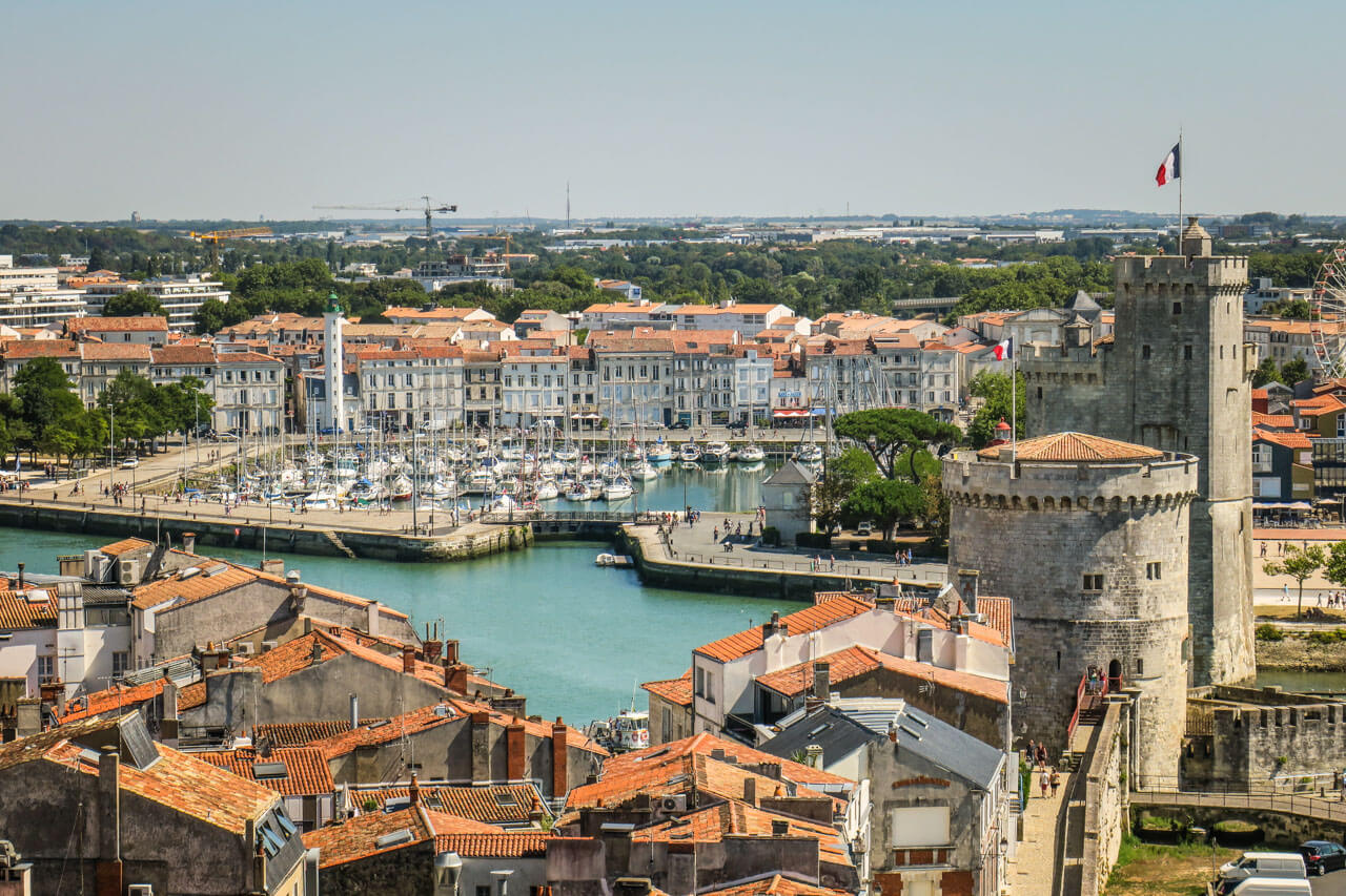 Panoramablick auf La Rochelle mit Hafen Französisch lernen im Ausland
