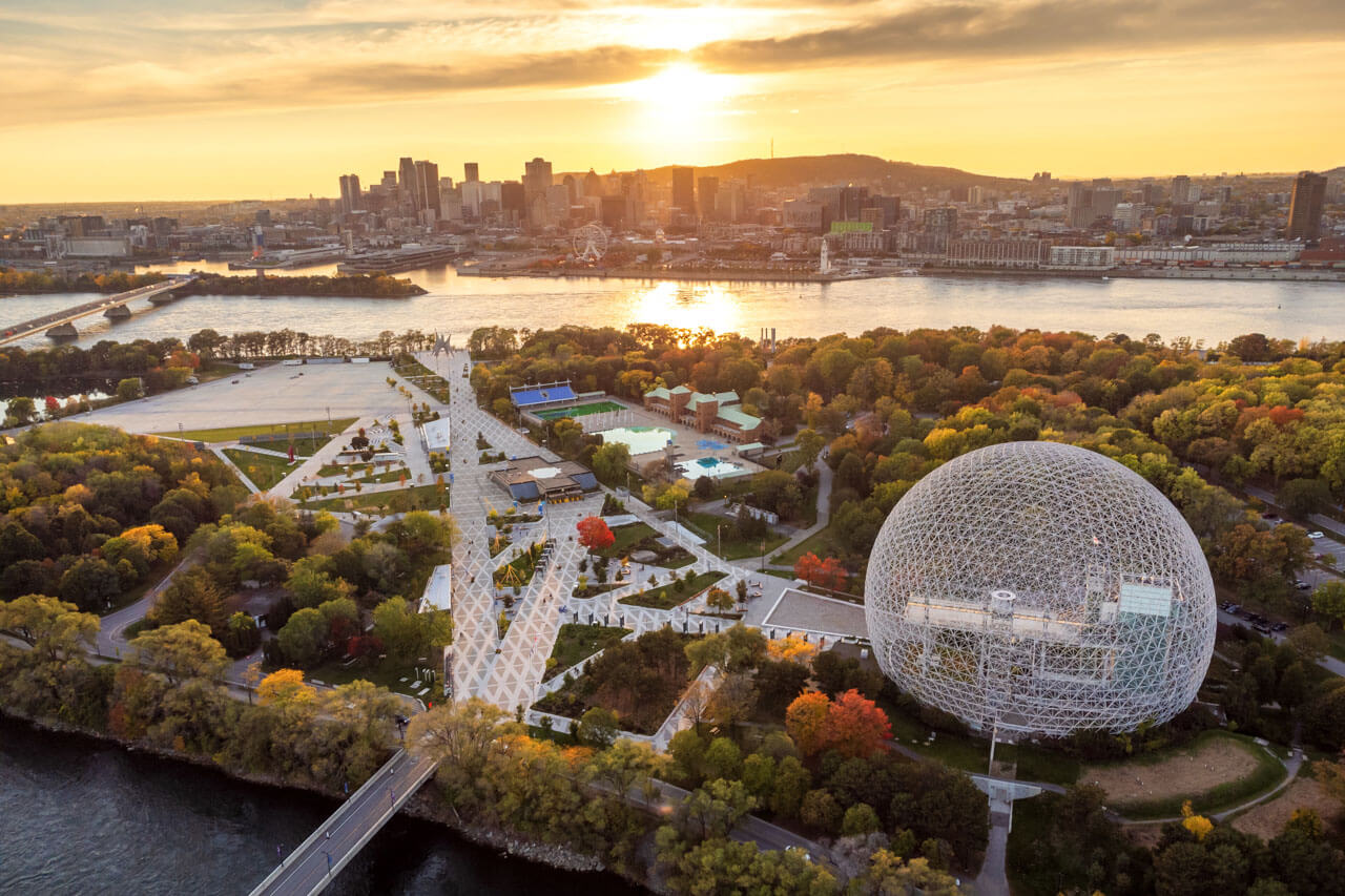 Sonnenuntergang über Park und Biosphere, Schreibtraining und Vokabeln für Französisch lernen