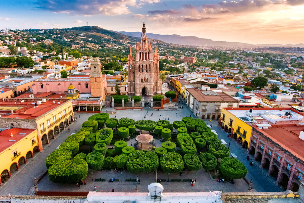 Panorama von San Miguel de Allende mit Platz und Kirche Sprachkurs Mexiko Schreibtraining