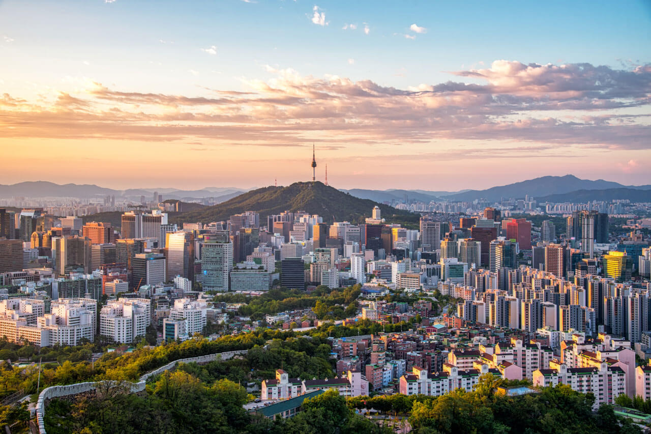 Stadtpanorama mit N-Seoul-Tower Sprachreise und Vokabeln zu Stadt und Natur erweitern