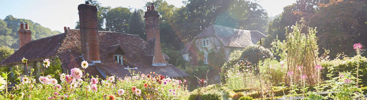 Idyllisches englisches Cottage mit blühendem Garten – charmantes Ambiente für Englisch-Sprachreisen nach England