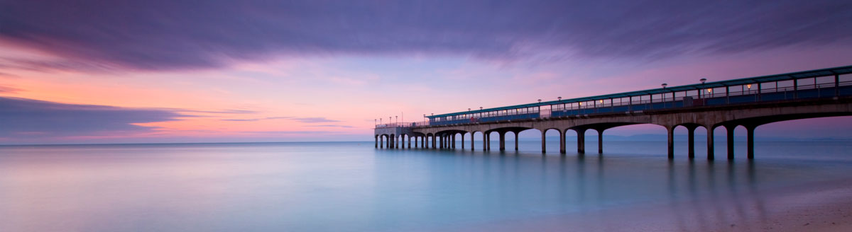 Pier von Bournemouth im Abendlicht – beliebtes Ziel für Englisch-Sprachreisen an die Südküste Englands