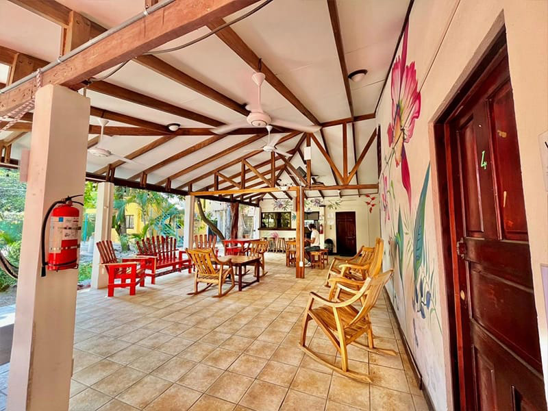 Außenbereich der Residenz der Sprachschule Sámara