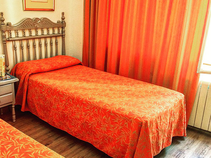 Standardzimmer Club Hispanico, Sprachreisen nach Malaga