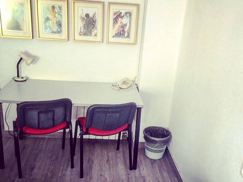 Schreibtisch im Standard-Doppelzimmer, Premium-Sprachreise Malaga