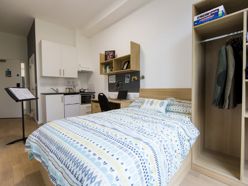 Wohnbeispiel Residenz, Sprachreisen nach London