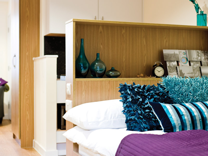 Wohnbeispiel Sommerresidenz, Spachreisen nach England