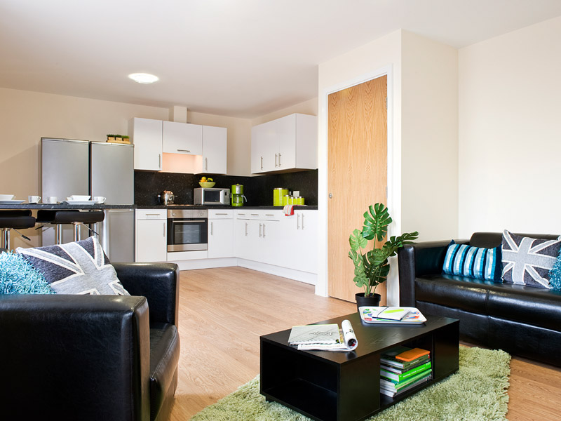 Gemeinschaftsküche und Aufenthaltsraum der Sommerresidenz, Englisch Sprachreisen