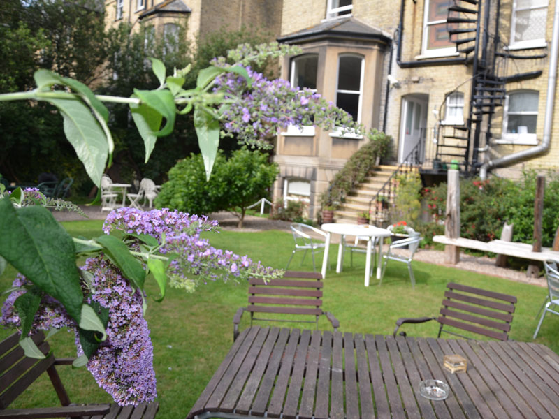 Garten des Claremont Guesthouses, Englisch Sprachreisen für Erwachsene